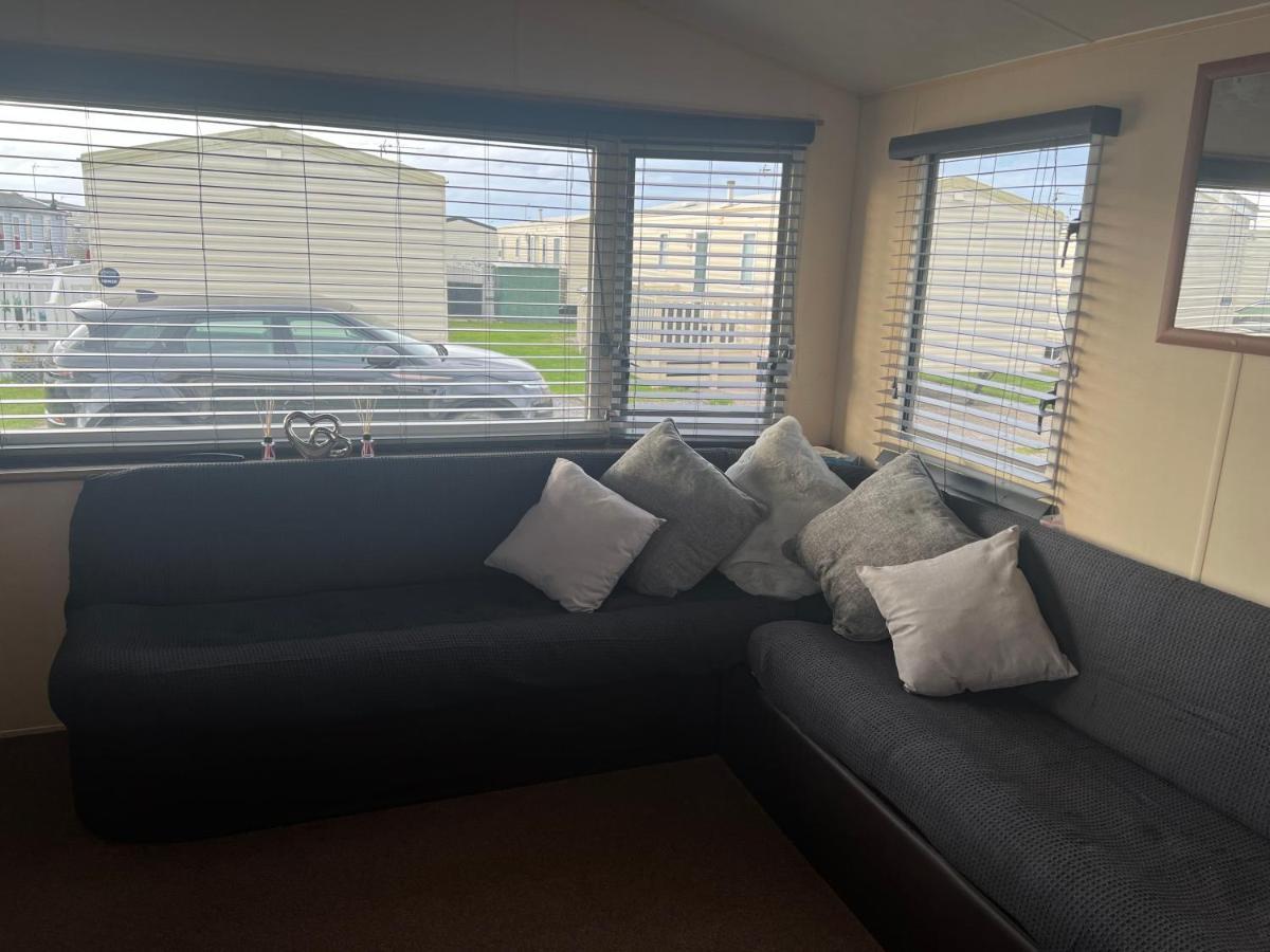 Lisa And Laddy Caravan Hire Meliden Exterior foto